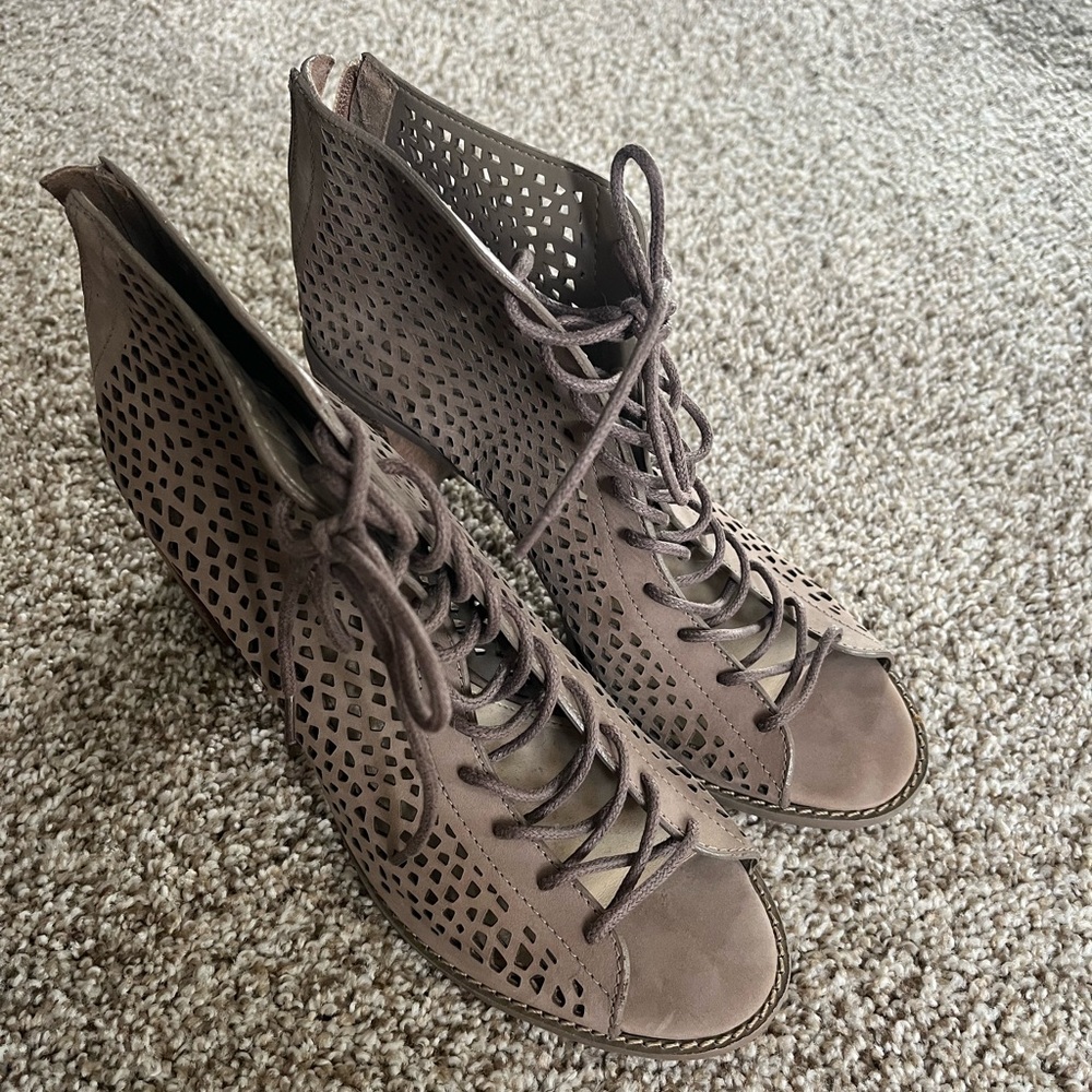 Tan Heels